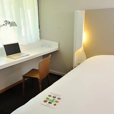 Otel Campanile Clermont-ferrand ~ 3*