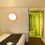 מלון Campanile Nature - Clermont-ferrand Nord 3*