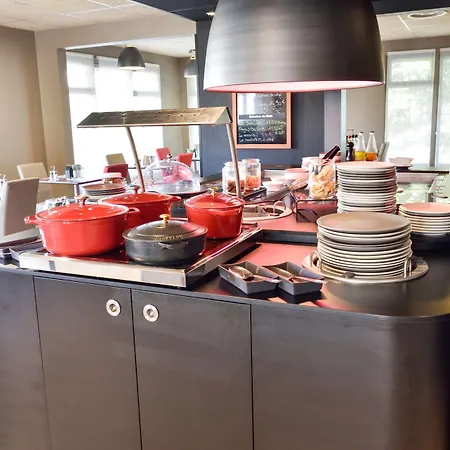 Campanile Nature - Clermont-ferrand Nord Hotel