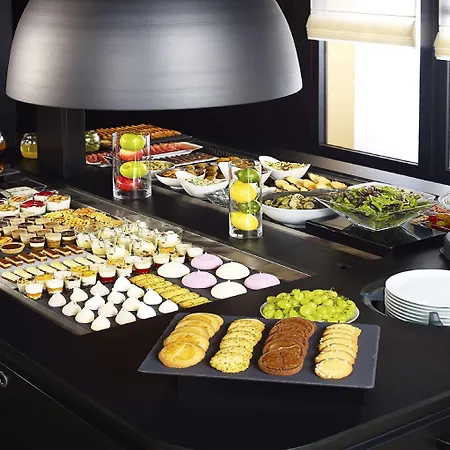 Campanile Nature - Clermont-ferrand Nord 3* Riom