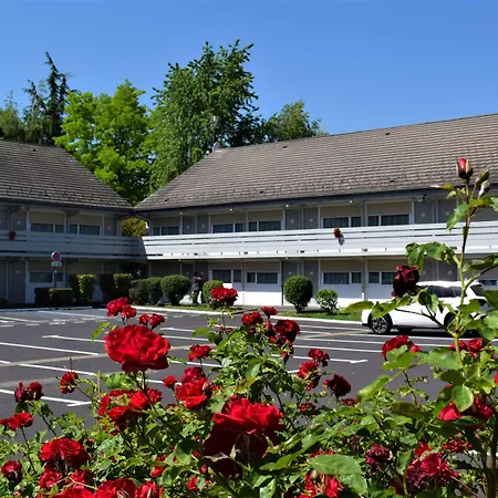 Campanile Nature - Clermont-ferrand Nord 3*