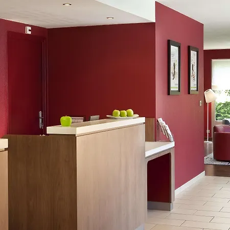 Campanile Nature - Clermont-ferrand Nord 3* Риом