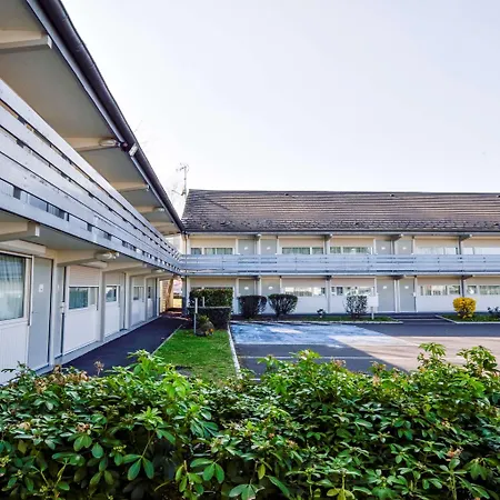 Отель Campanile Nature - Clermont-ferrand Nord Риом