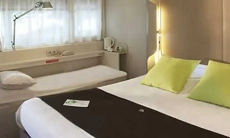 Campanile Nature - Clermont-ferrand Nord 3* Riom