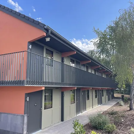 Campanile Nature - Clermont-ferrand Nord 3* Riom