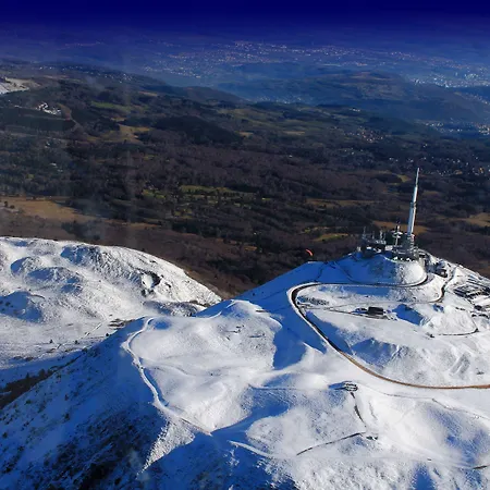 Campanile Nature - Clermont-ferrand Nord Отель