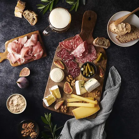 Campanile Nature - Clermont-ferrand Nord Отель