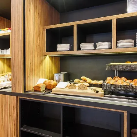 Campanile Nature - Clermont-ferrand Nord Отель 3*