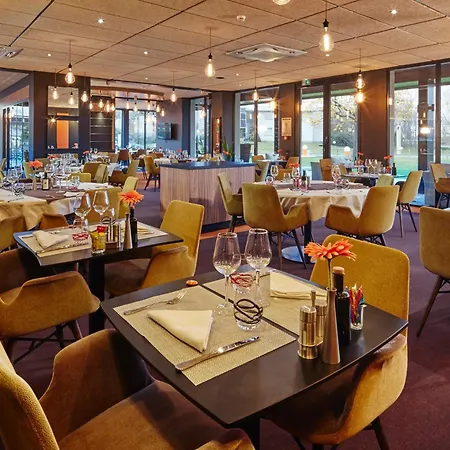 Campanile Nature - Clermont-ferrand Nord Отель 3*