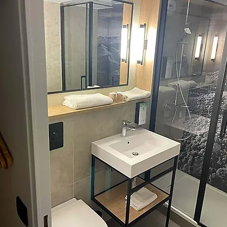 Campanile Nature - Clermont-ferrand Nord Hotel 3*