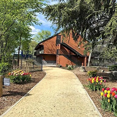 Campanile Nature - Clermont-ferrand Nord 3* Riom