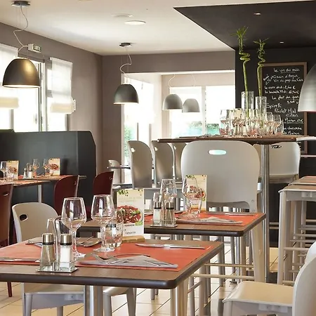 Отель Campanile Nature - Clermont-ferrand Nord Риом