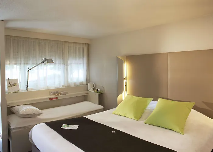 Campanile Nature - Clermont-ferrand Nord Отель 3*