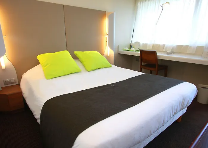 Campanile Nature - Clermont-ferrand Nord Отель Риом