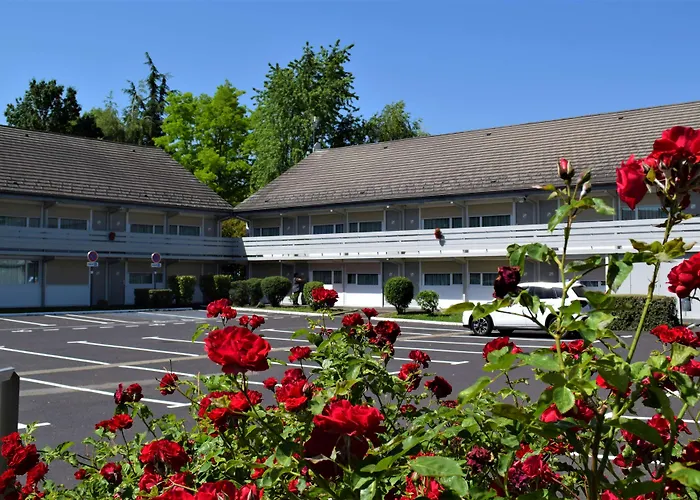 Campanile Nature - Clermont-ferrand Nord 3*