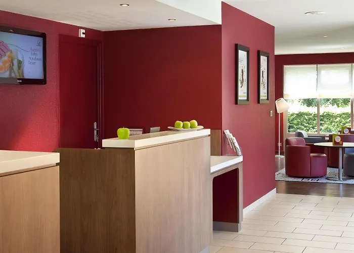 Campanile Nature - Clermont-ferrand Nord 3* Riom