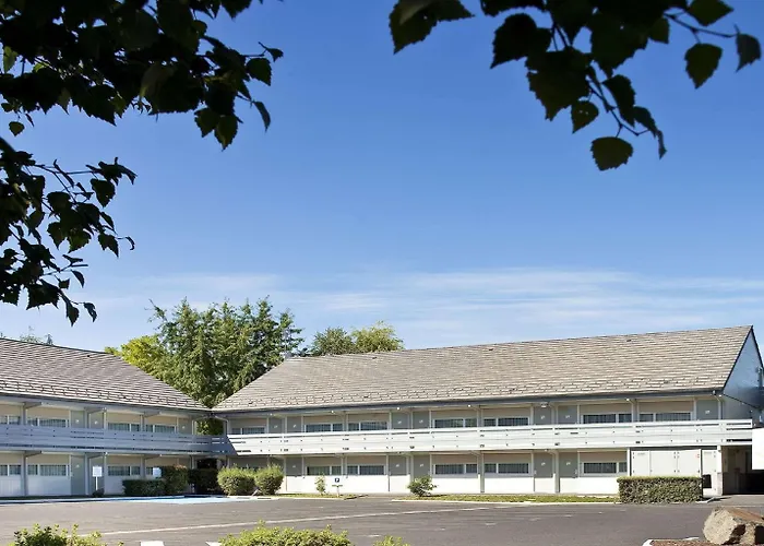 Hotel Campanile Nature - Clermont-ferrand Nord Riom