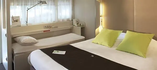 Campanile Nature - Clermont-ferrand Nord 3* Riom