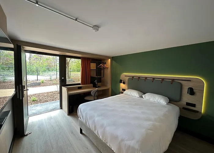 Отель Campanile Nature - Clermont-ferrand Nord 3*