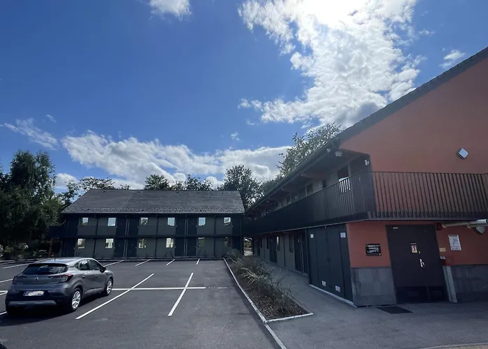 Campanile Nature - Clermont-ferrand Nord Hotell