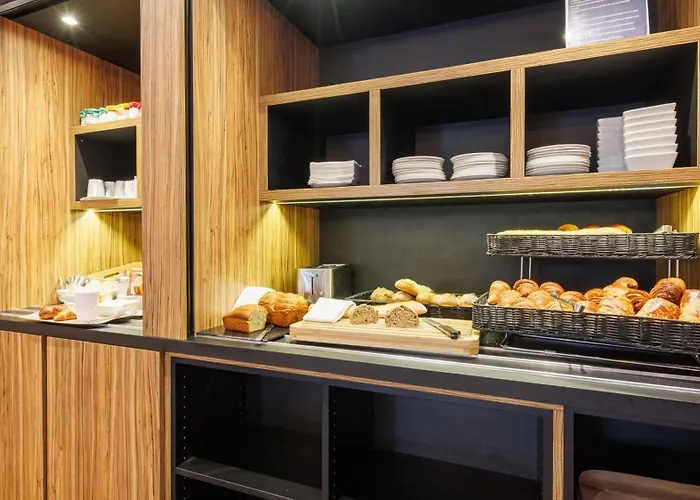 Campanile Nature - Clermont-ferrand Nord Отель 3*