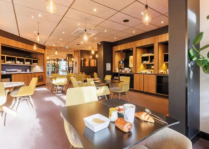 Campanile Nature - Clermont-ferrand Nord Hotel 3*