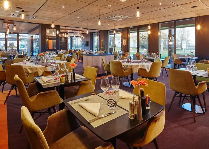 Campanile Nature - Clermont-ferrand Nord Hotell 3*