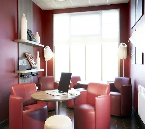 Hotel Campanile Nature - Clermont-ferrand Nord Riom